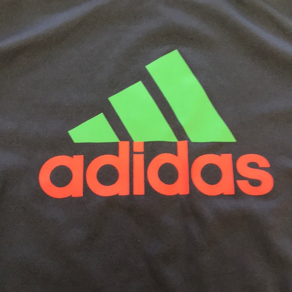 Adidas T-Shirt with Undershirt Size Little Boys 5 - Picture 2 of 8
